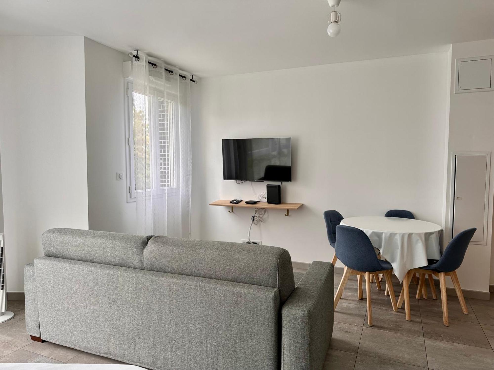 Residence 4T - 33 Avenue Gaston Chauvin Aulnay-sous-Bois Exterior photo
